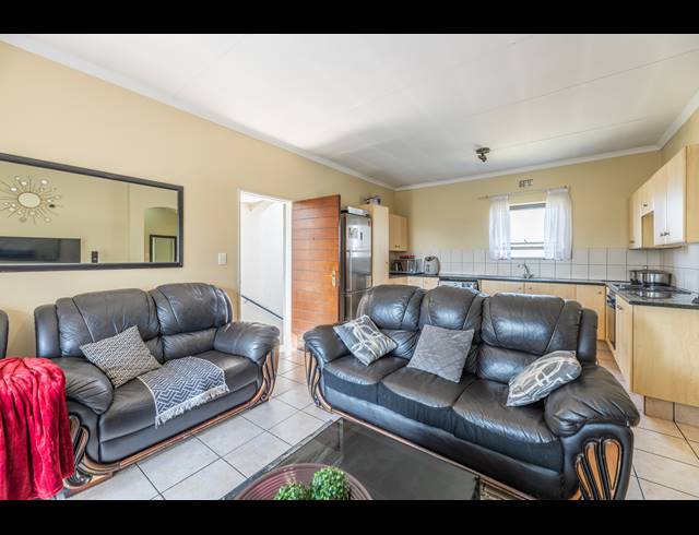2 BEDROOM TOWNHOUSE FOR SALE IN BROADACRES